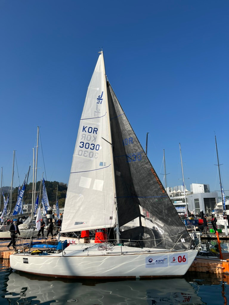 J/24 Sailboat